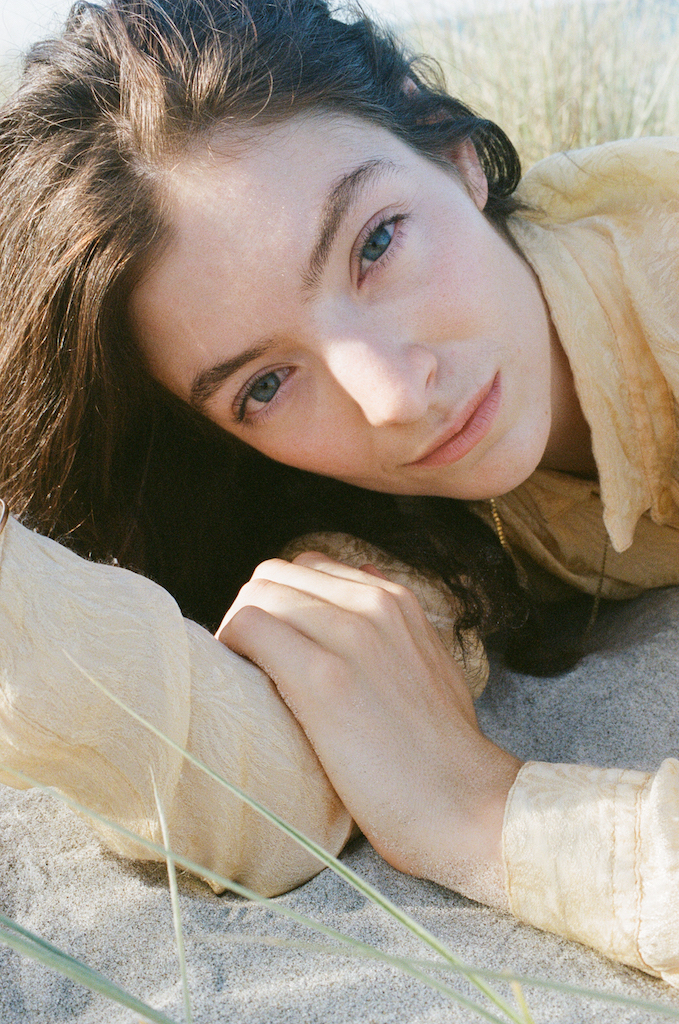 Lorde--photo-by-Ophelia-Mikkelson-Jones